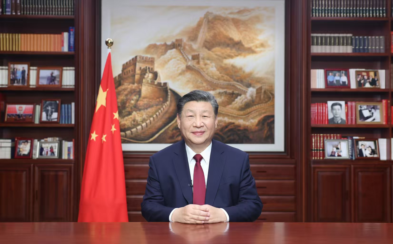 2023年12月31日，新年前夕，國家主席習(xí)近平通過中央廣播電視總臺和互聯(lián)網(wǎng)，發(fā)表二〇二四年新年賀詞。圖片來源：新華社